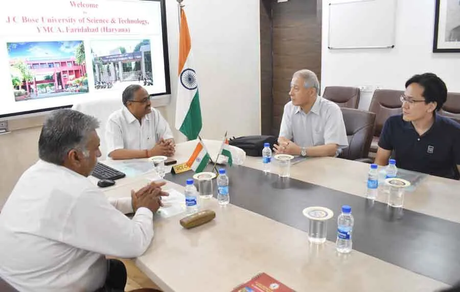 जापान के अकादमिक प्रतिनिधिमंडल ने जेसी बोस विश्वविद्यालय का दौरा किया