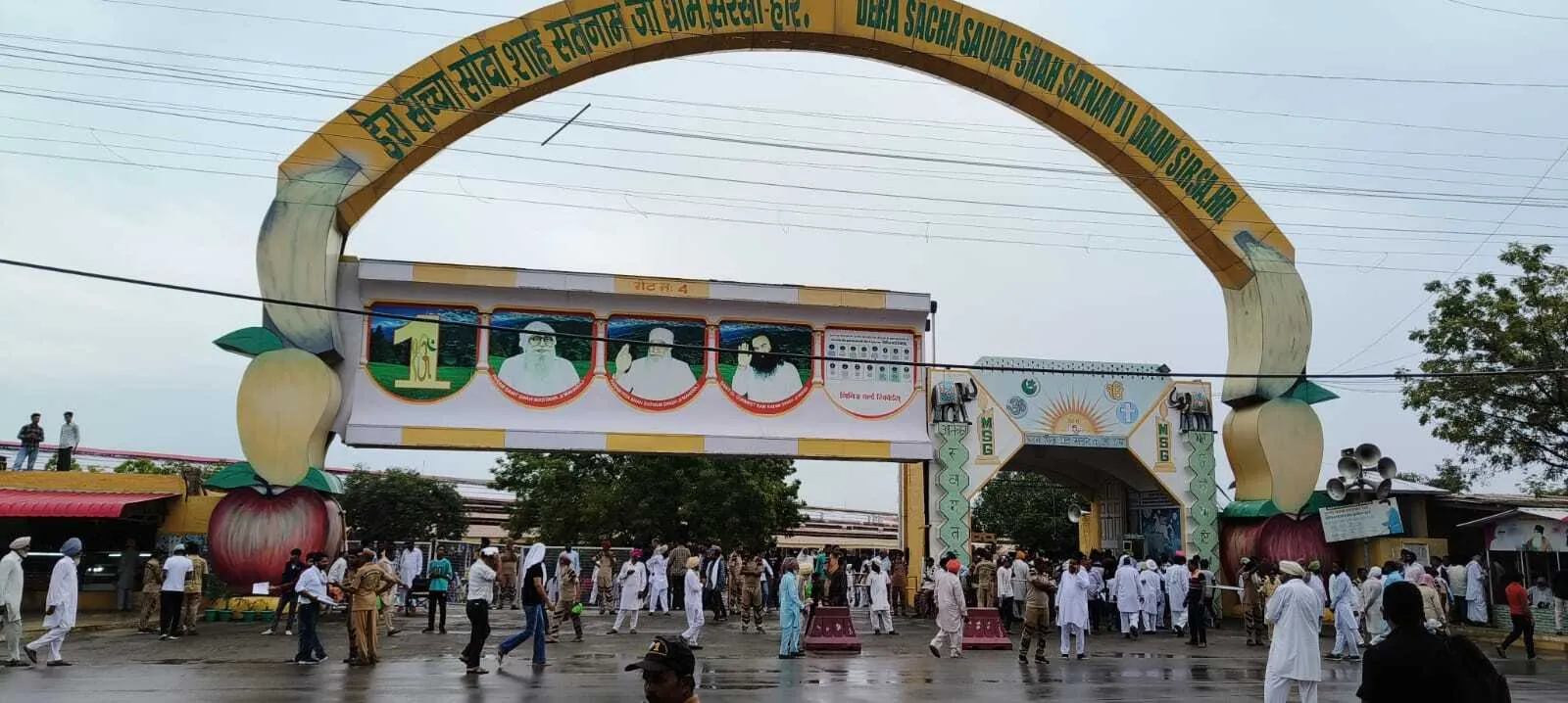 मानों, रिमझिम बारिश भी मना रही हो महापरोपकार दिवस