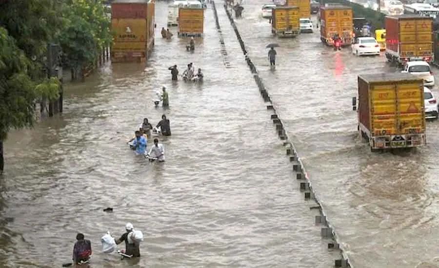 Weather: दिल्ली एनसीआर में भारी बारिश, ‘येलो अलर्ट’ जारी