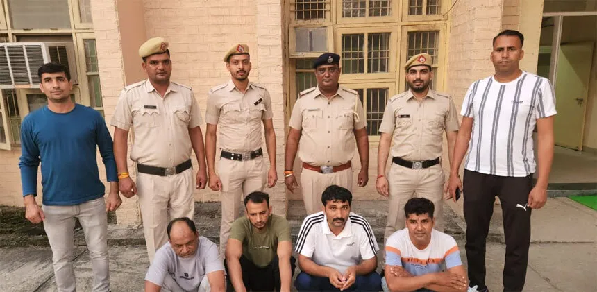 बुजुर्ग महिला को हथियार के बल पर बंधक बना लूट की वारदात को अंजाम देने वाले गिरोह का पर्दाफाश