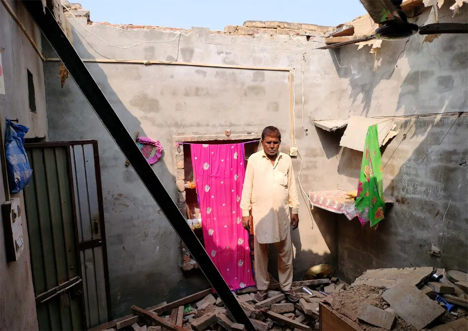 बेटी की शादी के लिए जुटाया था सामान, छत गिरने से हुआ नष्ट