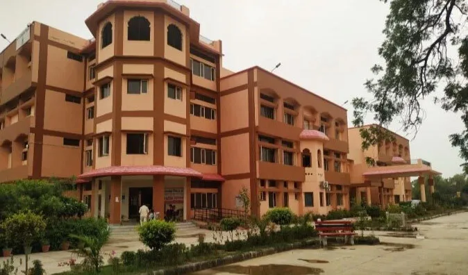 स्नातक प्रथम वर्ष में प्रवेश के लिए फिजिकल काउंसलिंग कल