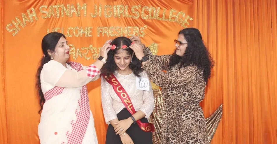 शाह सतनाम जी पीजी गर्ल्स कॉलेज में फ्रेशर पार्टी का आयोजन