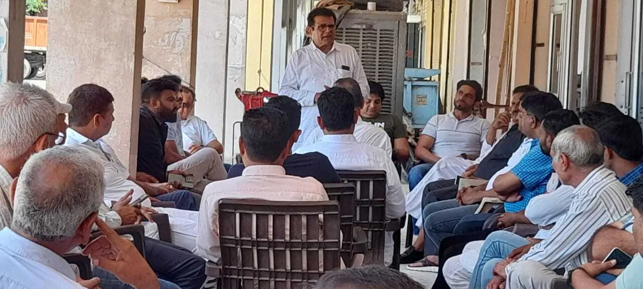 ई नेम प्रणाली के खिलाफ भड़के आढ़ती