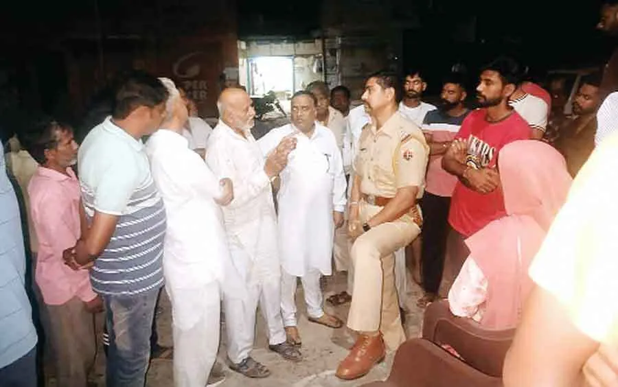 अज्ञात व्यक्तियों द्वारा लूटपाट की घटना के बाद हिंदुमलकोट थाना क्षेत्र में मित्र पुलिस दलों का गठन, छह संदिग्ध पकड़े