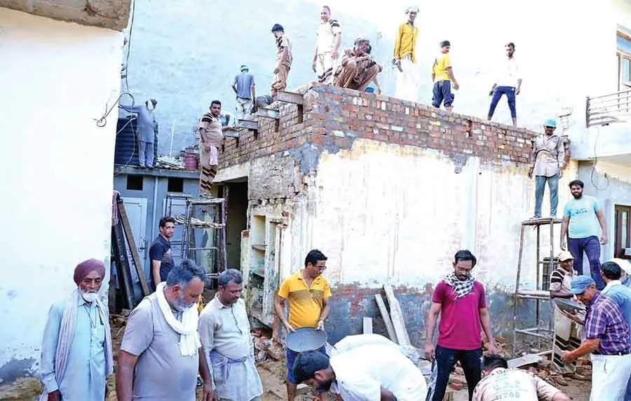 साध-संगत ने जरूरतमंद महिला को बनाकर दिया आशियाना