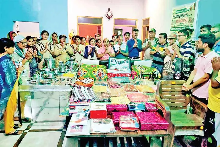 जरूरतमंद बेटी की शादी में फरिश्ता बन पहुंचे डेरा श्रद्धालु
