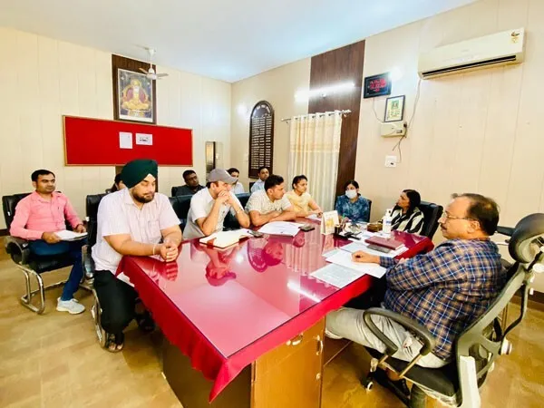 स्वास्थ्य सुविधाओं को जमीनी स्तर पर लागू करे एसएमओ : डॉ. गोयल