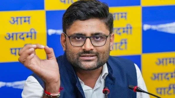 गुजरात आप नेता प्रभारी ने मोदी की मां को कहे अपशब्द