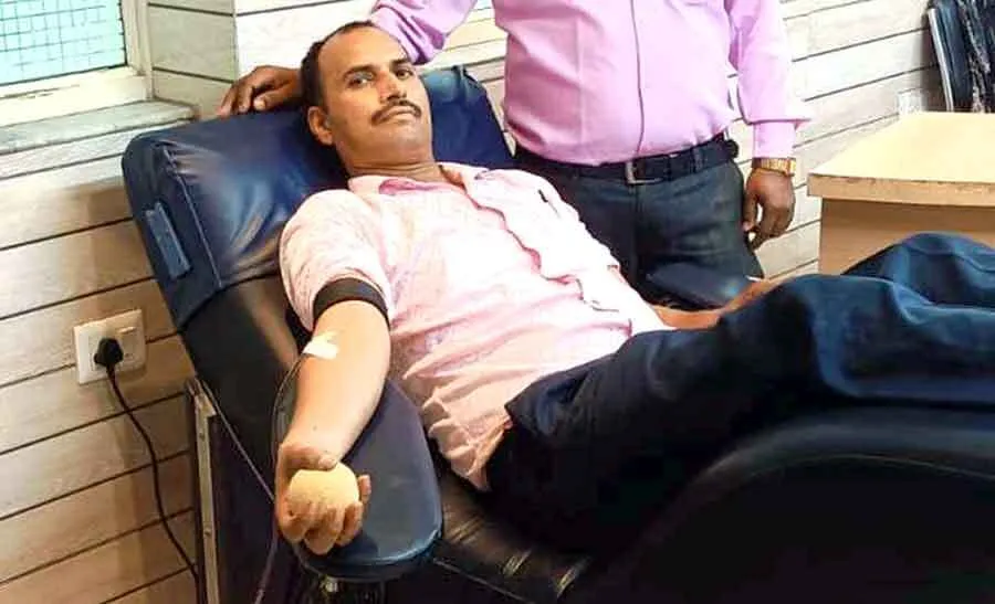 बेटी के जन्म दिन पर खूनदान व पौधरोपण