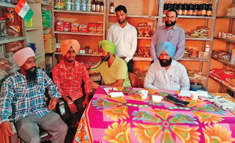 नि:शुल्क मैडीकल चैकअप कैंप, 35 मरीजों की जांच