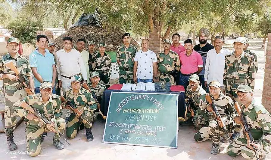 पाक ने ड्रोन से भेजी पौने चार किलो हेरोइन, जब्त
