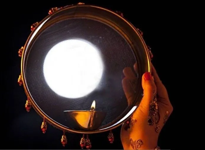 अगर पत्नी करवा चौथ का व्रत रख सकती है तो पति क्यों नहीं? | Karwa Chauth