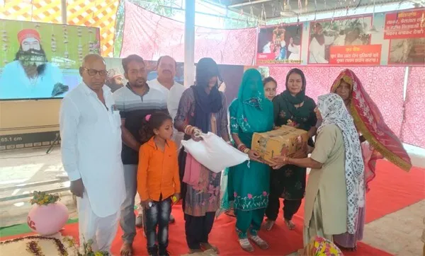 जरूरतमंद परिवारों को राशन वितरित कर दी शहीदों को श्रद्धांजलि