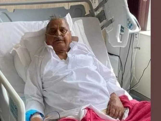 मेदांता में भर्ती रातभर डायलिसिस बाद भी मुलायम सिंह की हालत में सुधार नहीं