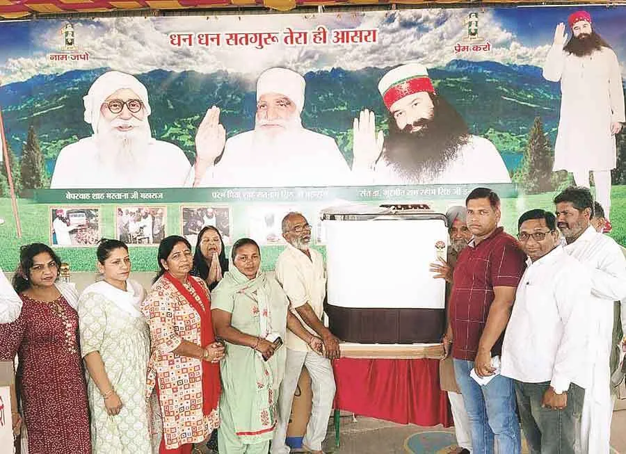 प्यारे सतगुरु का हम पर सच कहूँ एक बड़ा उपकार