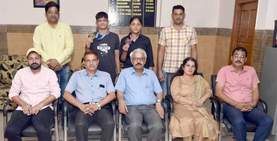 36वें राष्ट्रीय खेलों में जीते पदक, हुआ जोरदार स्वागत