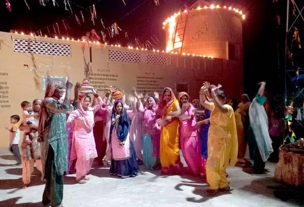 सतगुरु के आगमन की खुशी : दीयों की कतारों से सजा साध बेला धाम