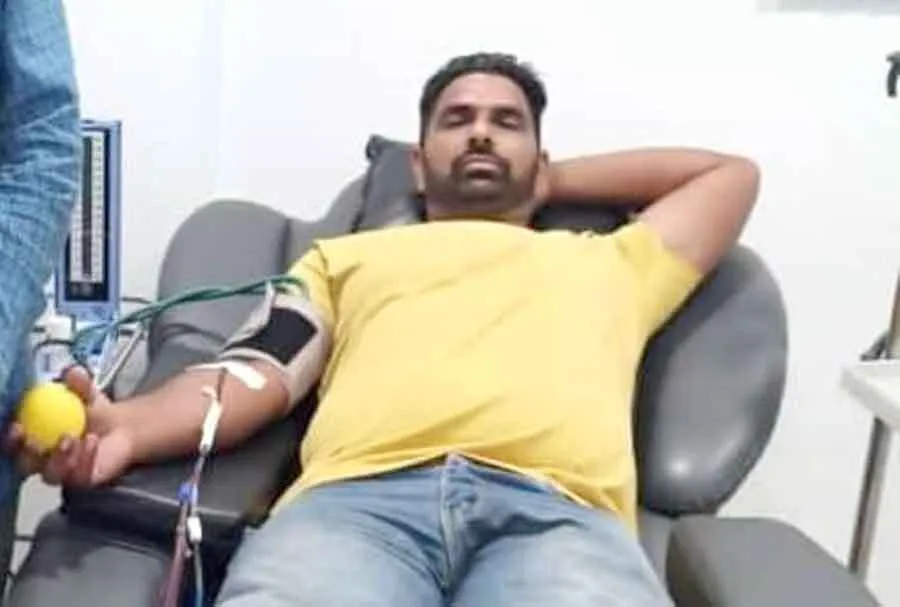 ब्लाक भंगीदास ने जरूरतमंद को प्लेटलेट्स डोनेट कर, बचाई जिंदगी