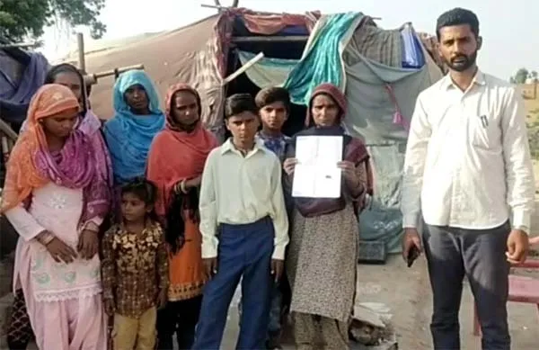 मृत्यु प्रमाण पत्र बनवाने के लिए दर-दर की ठोकरें खा रही विधवा