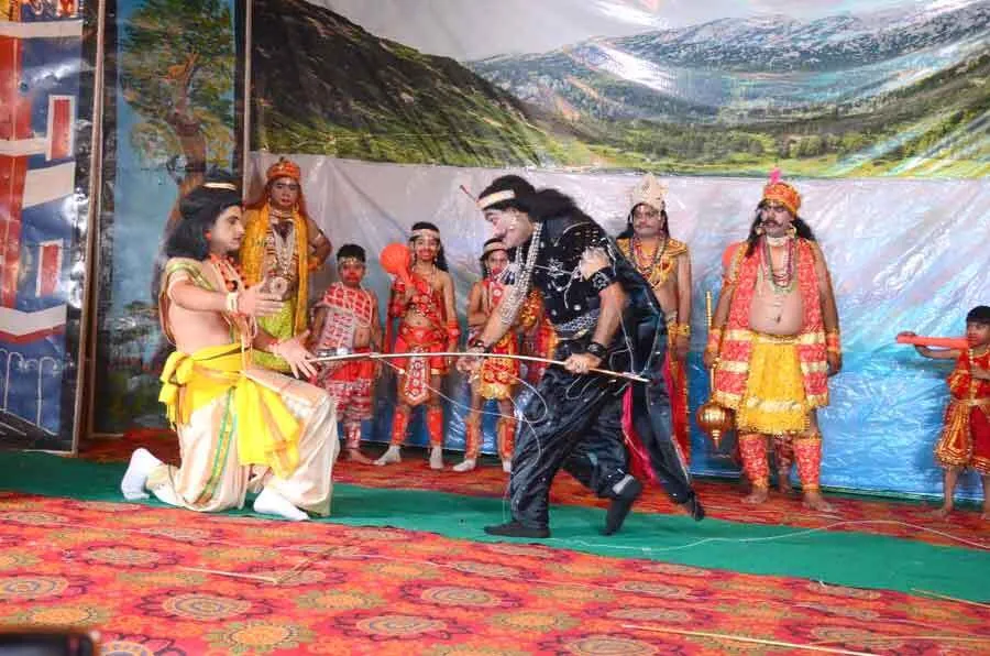 अबोहर: रामलीला में दिखाया लक्ष्मण-मेघनाथ का युद्ध