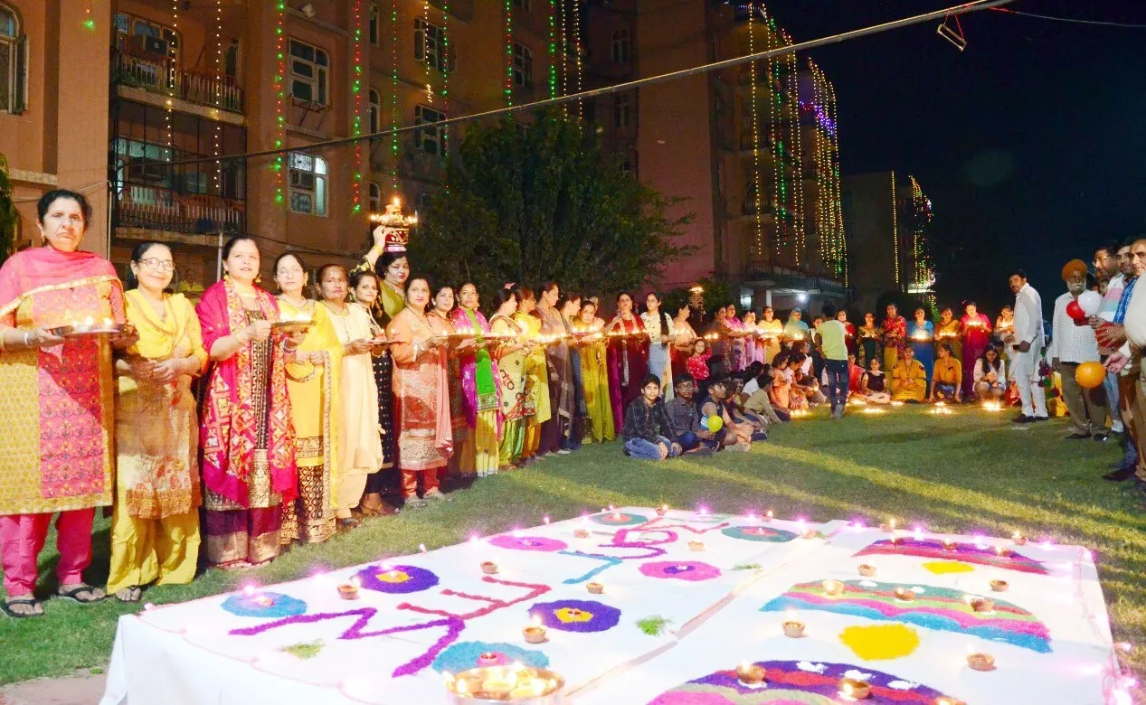 शाह सतनाम जी नगर में महिलाओं ने सिर पर कलश रखकर निकाली जागो
