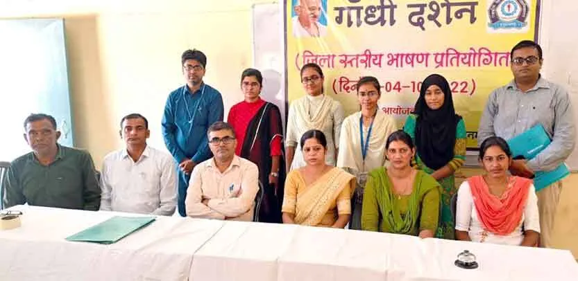 प्रियंका प्रथम व गंगा सिहाग रही द्वितीय