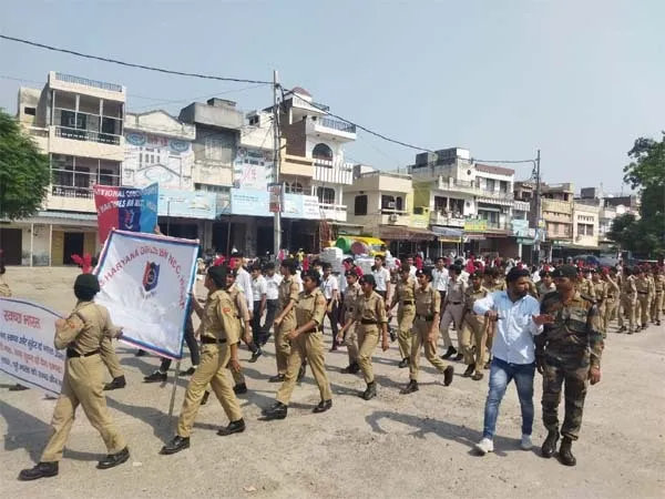 स्वच्छता का पाठ पढ़ाने निकला कृष्णा देवी गुरुकुल इंटरनेशनल स्कूल