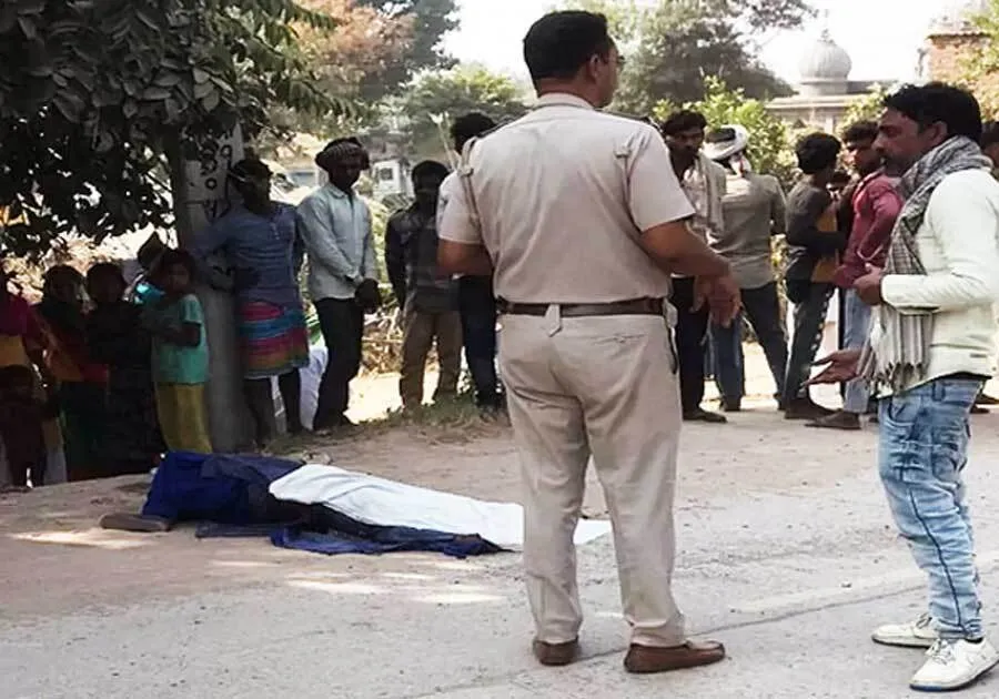 ससुराल से लौट रही महिला को डंपर ने कुचला, हंगामा