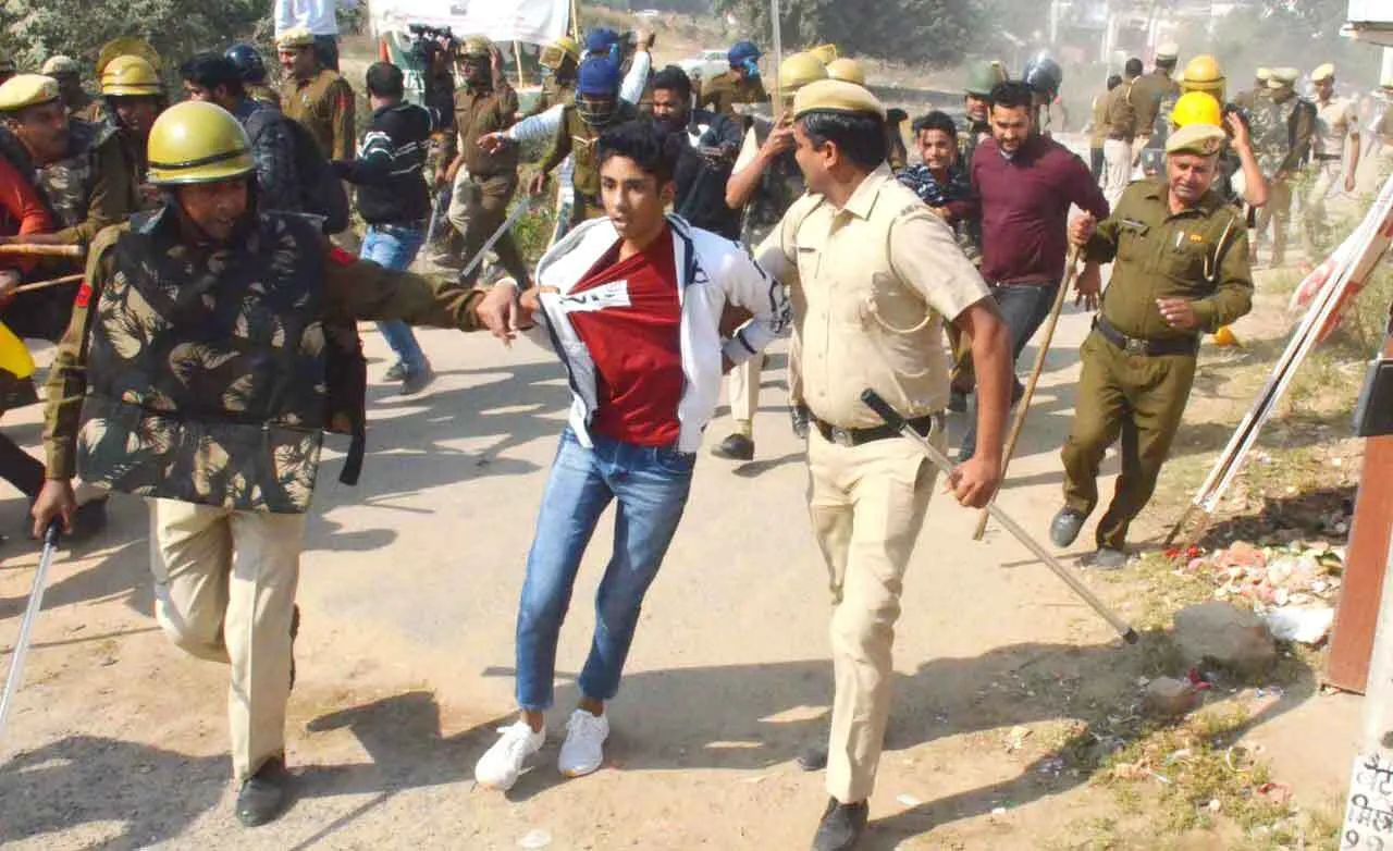 अहीर रेजीमेंट की मांग पर गुरुग्राम में आंदोलनकारियों की पुलिस से भिड़ंत
