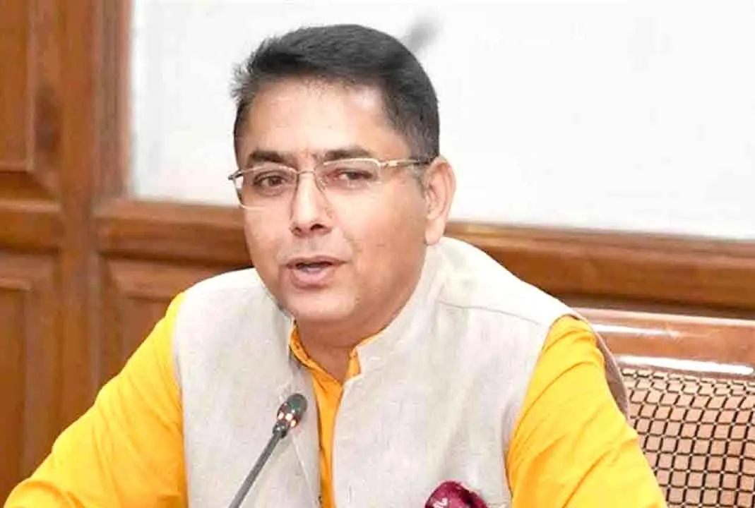 पंजाब में सभी सरकारी इमारतों पर लगेंगे सोलर पैनल : अरोड़ा
