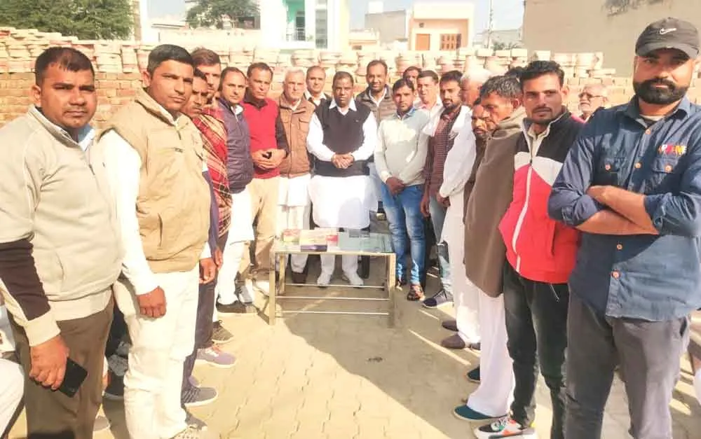 श्रम एवं रोजगार मंत्री अनूप धानक ने नवनिर्वाचित सरपंच व पंच से मुलाकात कर दी शुभकामनाएं