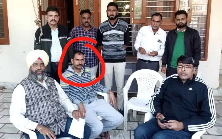 परिवहन उप निरीक्षक 90 हजार रुपए की रिश्वत लेते रंगे हाथों गिरफ्तार