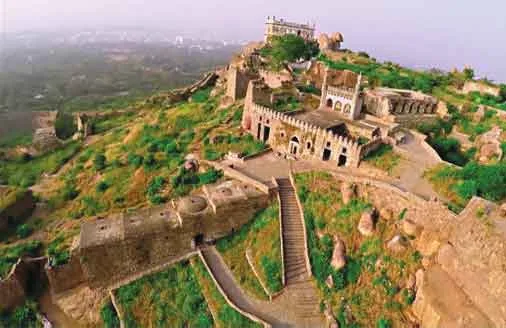 रहस्यों से भरा गोलकोंडा किला