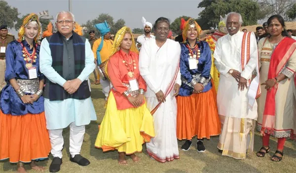 हरियाणा के खान-पान को देखकर अभिभूत हुई राष्ट्रपति, देसी घी की जलेबी का चखा स्वाद