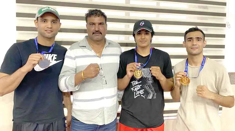 इंटर रेलवे बॉक्सिंग चैंपियनशिप में तीन मुक्केबाजों ने जीते पदक