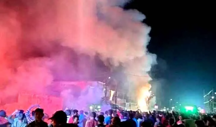 भगवान कार्तिकेश्वर मूर्ति विसर्जन के दौरान पटाखों के ढेर में विस्फोट, कई घायल