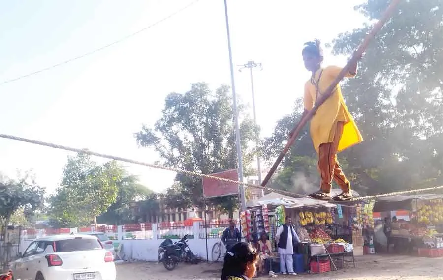 पेट की आग के सामने लाचार बचपन…