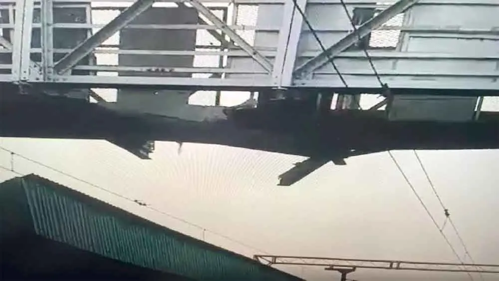 ब्रेकिंग न्यूज: महाराष्ट्र के चंद्रपुर में बड़ा हादसा, कई यात्री ब्रिज से नीचे गिरे