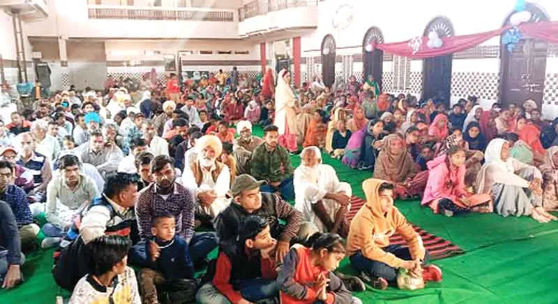 जगत के रंग क्या देखूं, एक तेरा दीदार ही काफी है…