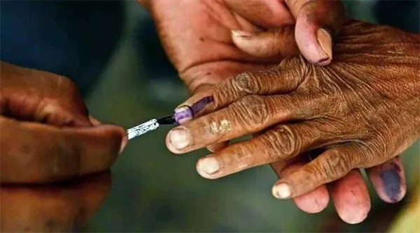 हिमाचल प्रदेश में बम्पर वोटिंग, 76 प्रतिशत मतदान, टूट सकते हैं पिछले रिकॉर्ड