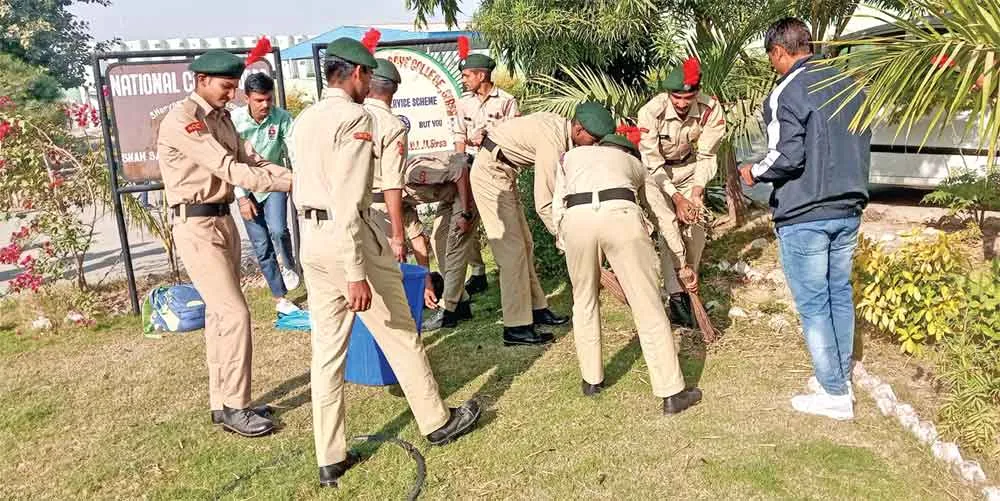 शाह सतनाम जी बॉयज कॉलेज के एनसीसी कैडेट्स ने दिया स्वच्छता का संदेश