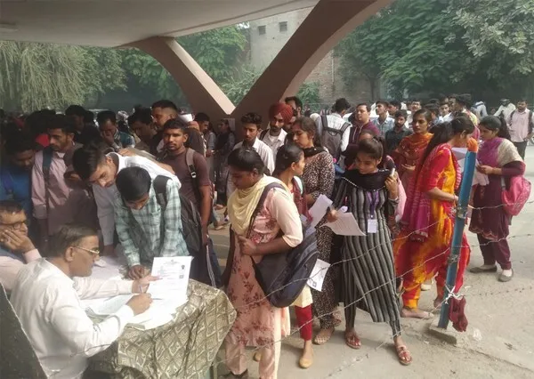 Common Eligibility Test 2022 : दो दिन के लिए 60 बसों की बुकिंग