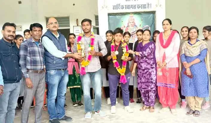 पदक विजेताओं का किया स्वागत