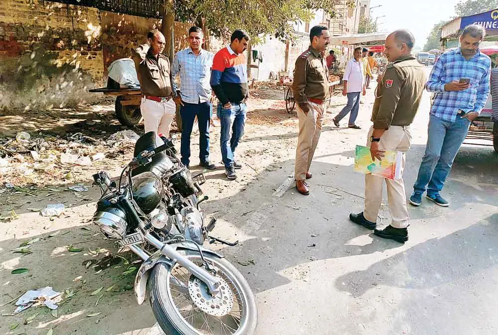 अनाज मंडी शूटआउट : रंजिश के चलते दिनदिहाड़े गाड़ी पर गोली दागी