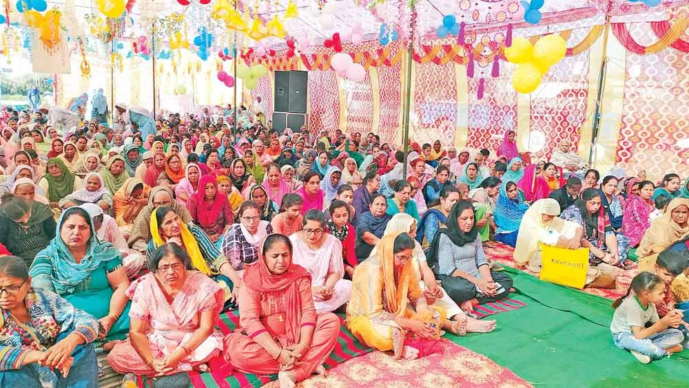 ब्लॉक मलोट की साध-संगत ने जरूरतमंदों की मदद कर मनाया ‘पावन अवतार माह’