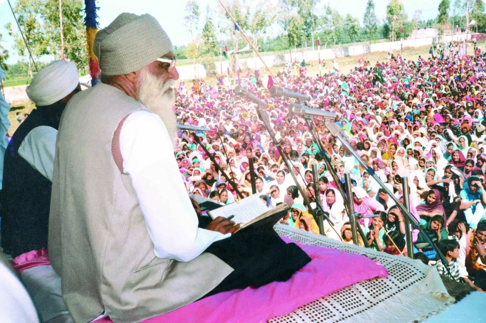 सतगुरू के प्यार में सब कुछ लुटाया