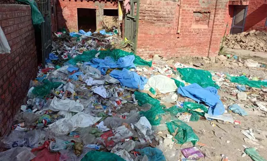 कचरा डंप बना अस्पताल के लिए ‘सिरदर्दी’