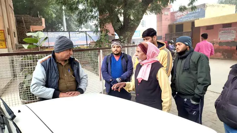 देखभाल करवाई किसी और की, सौंपा कोई और