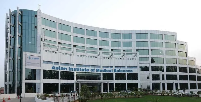 एशियन अस्पताल के डॉक्टरों ने दुर्लभ जेनेटिक रोगी स्वीडिश महिला को दिया आत्मविश्वास से भरा चेहरा